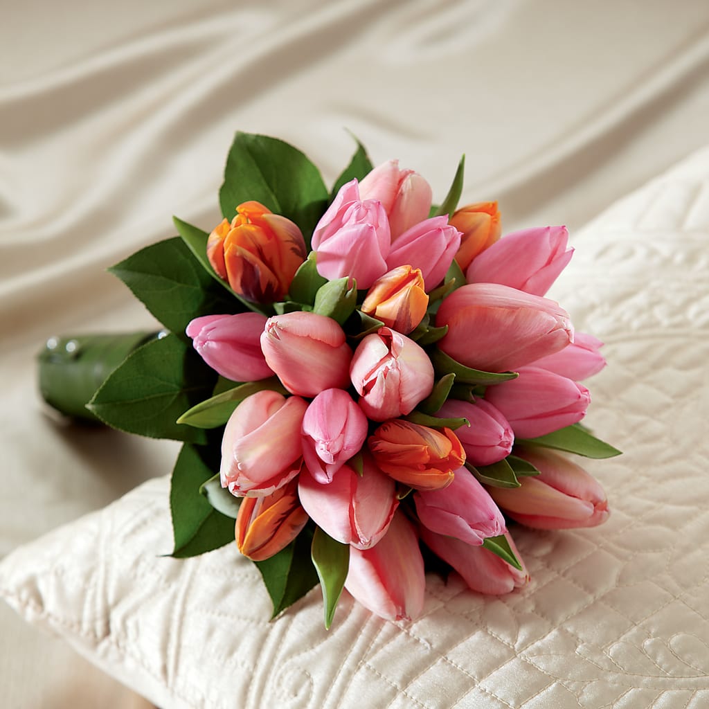 Embraceable Bouquet – One Million Roses Llc, Caldwell ID