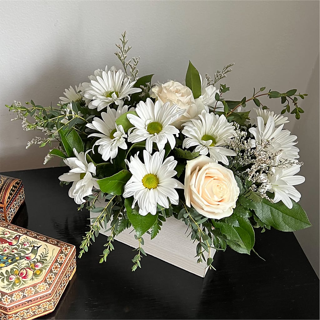 Fresh Linen Box Bouquet –  One Million Roses Llc, Caldwell ID
