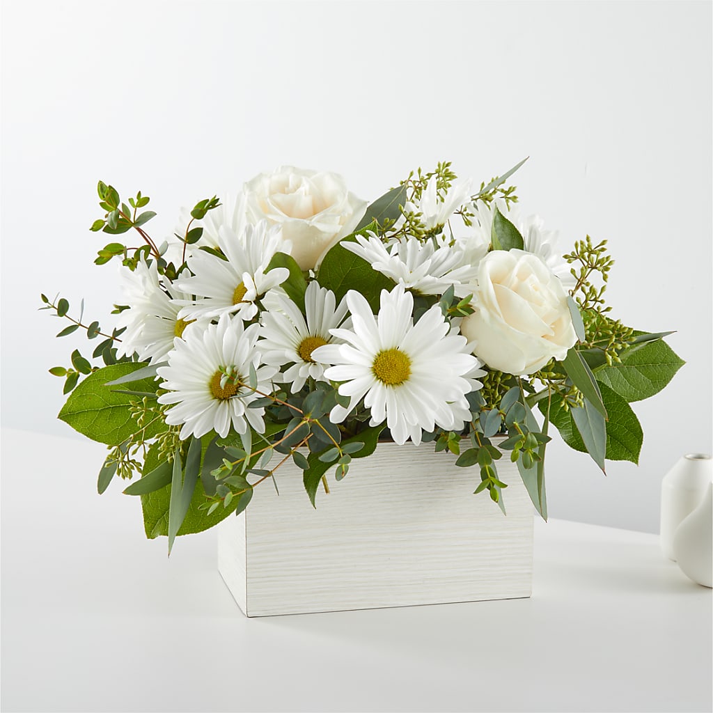 Fresh Linen Box Bouquet –  One Million Roses Llc, Caldwell ID