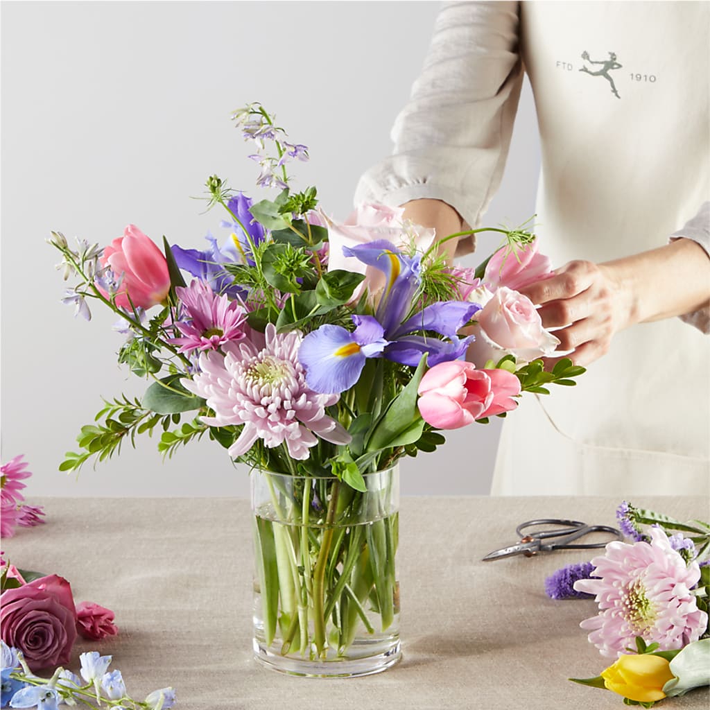 Pastel Tradition - A Florist Original –  One Million Roses Llc, Caldwell ID