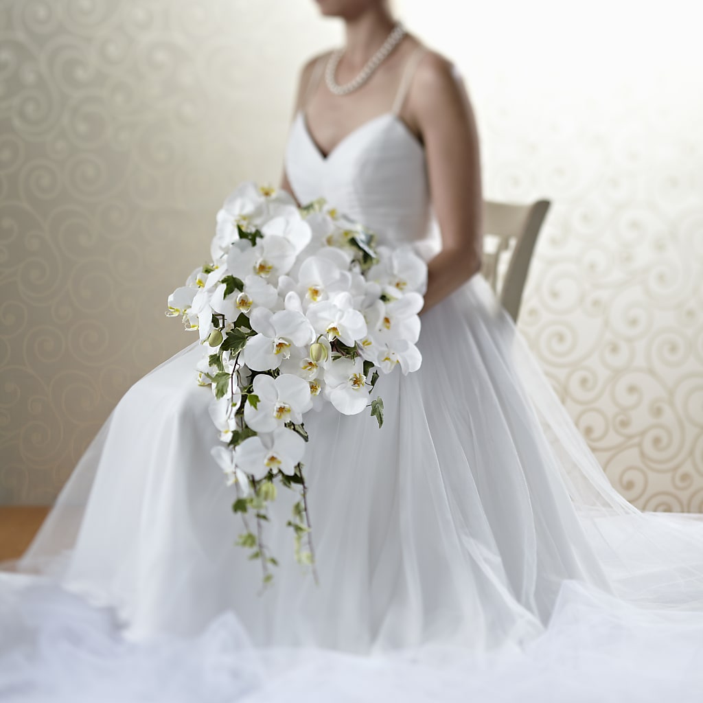 Classic White Bouquet –  One Million Roses Llc, Caldwell ID